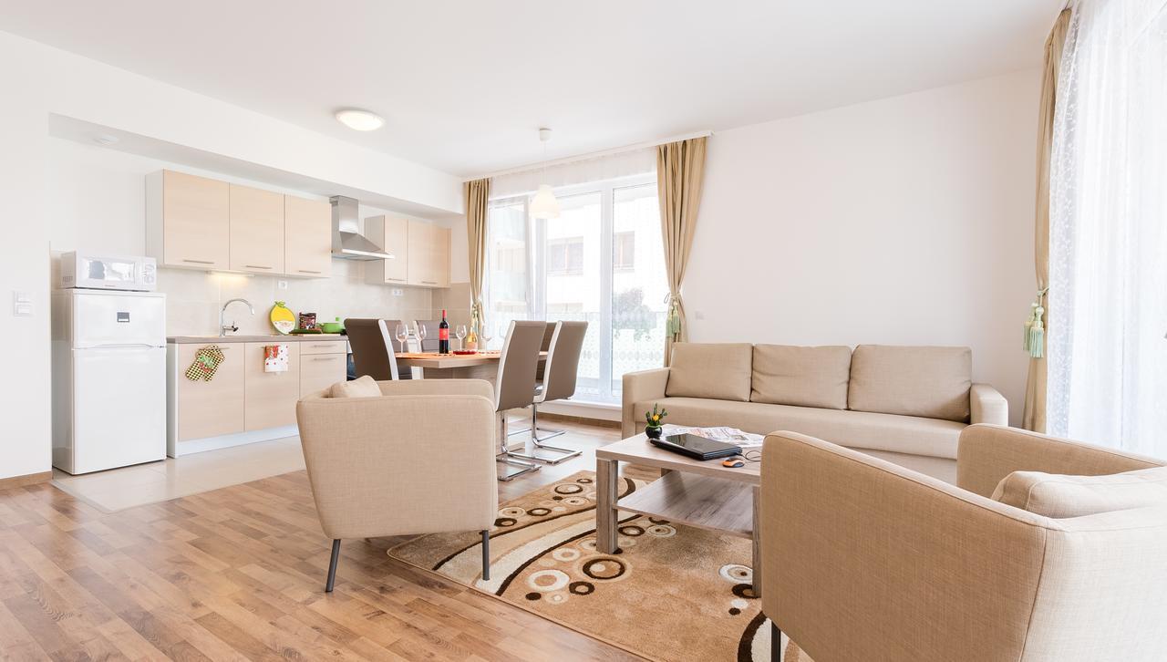Corvin Holiday Apartments Hotel Budapest Ngoại thất bức ảnh