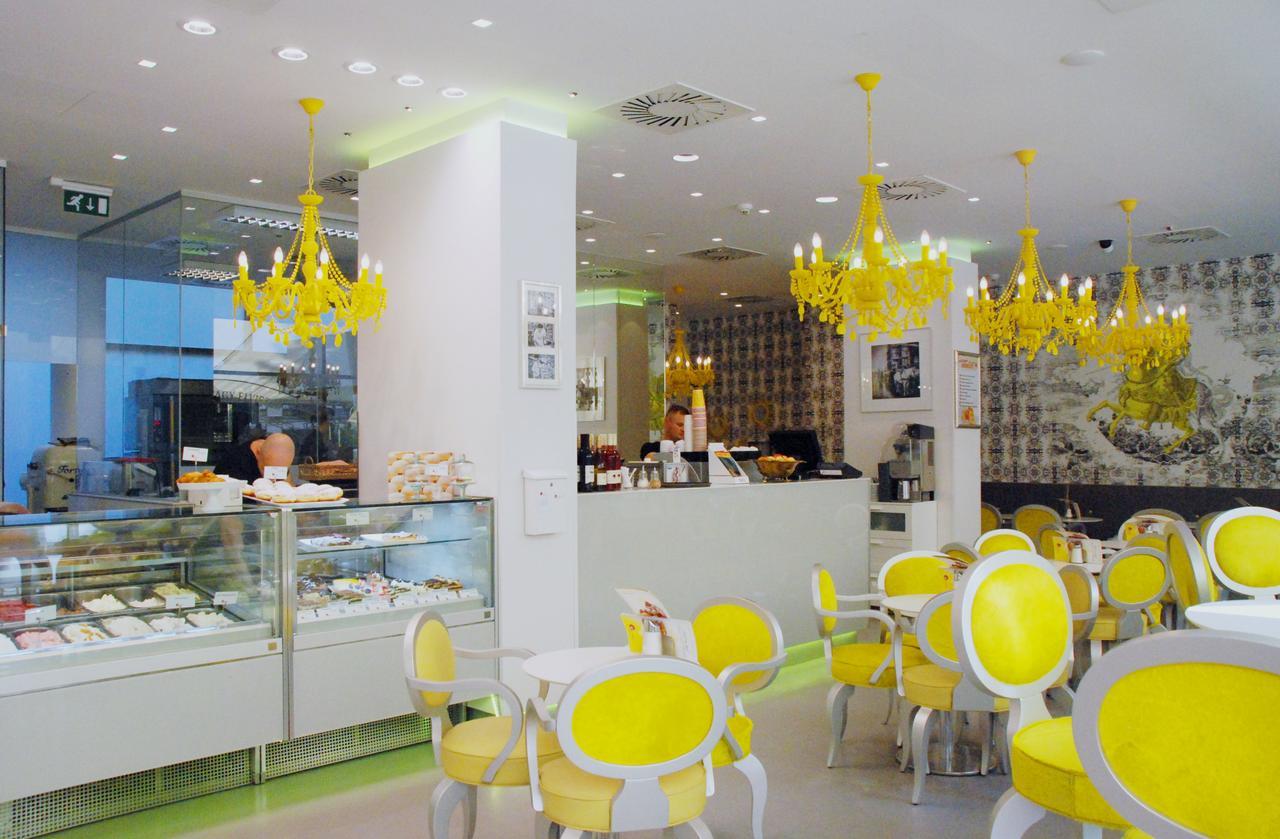 Corvin Holiday Apartments Hotel Budapest Ngoại thất bức ảnh