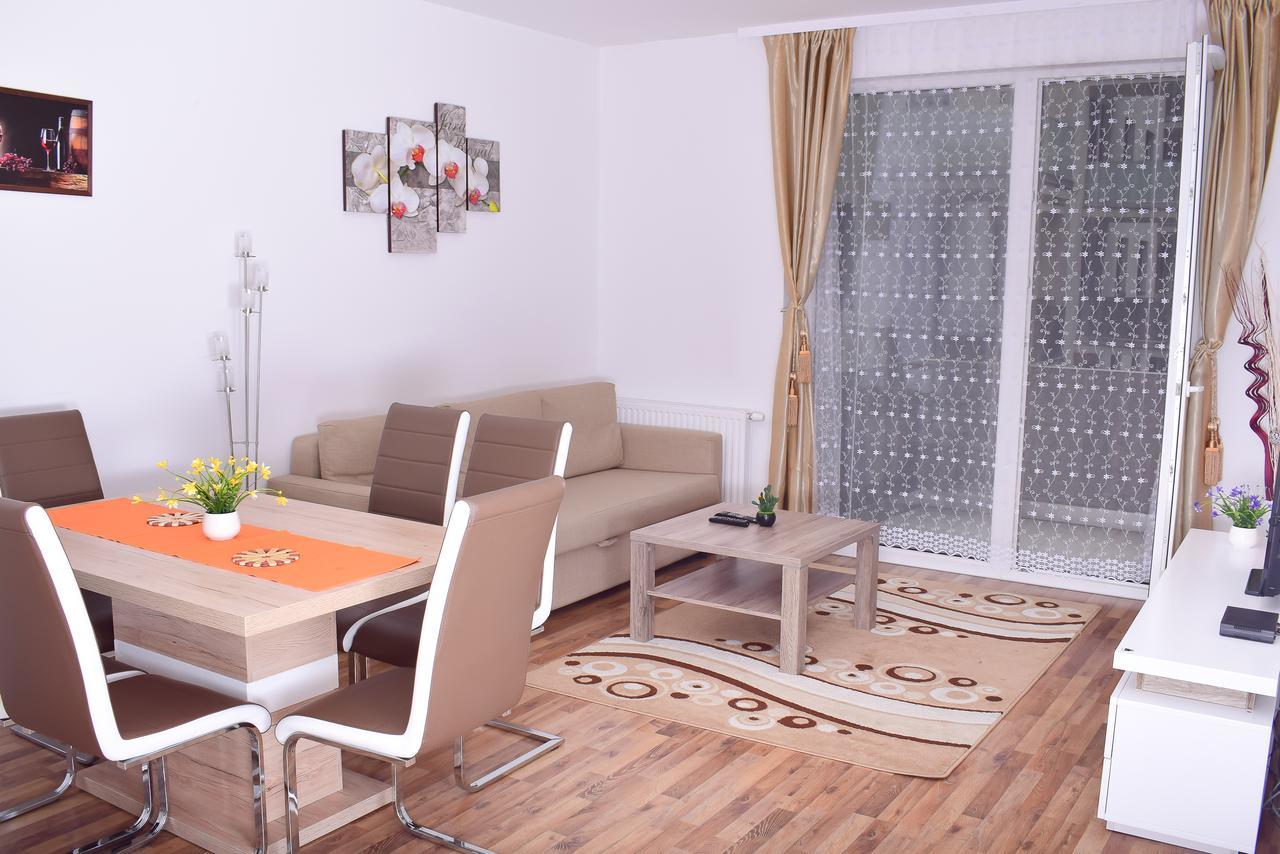Corvin Holiday Apartments Hotel Budapest Ngoại thất bức ảnh
