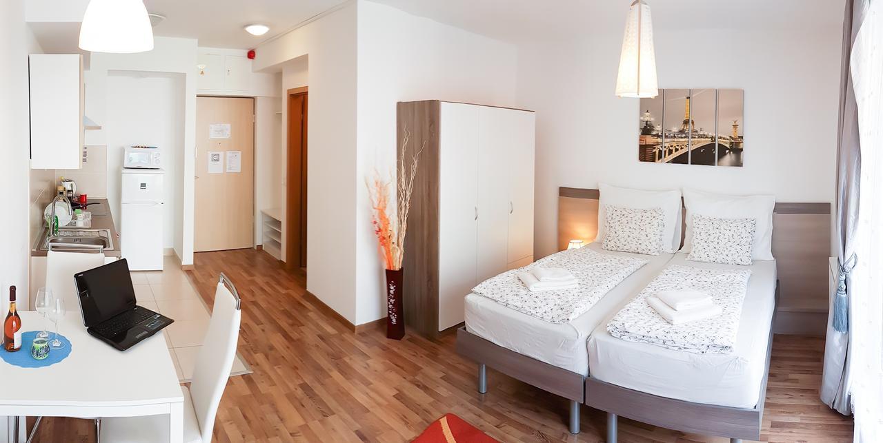 Corvin Holiday Apartments Hotel Budapest Ngoại thất bức ảnh