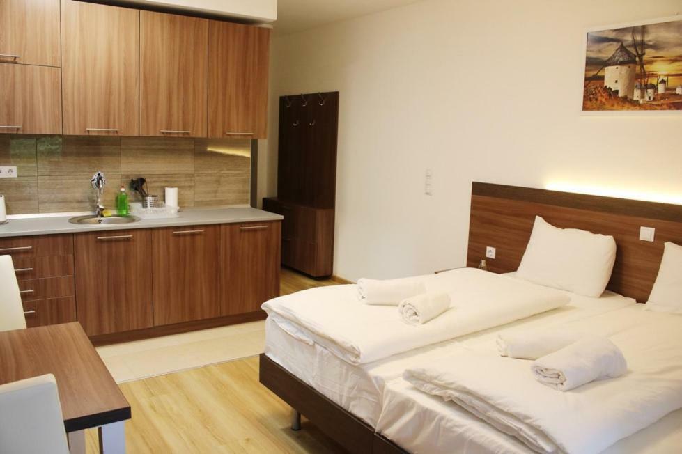 Corvin Holiday Apartments Hotel Budapest Ngoại thất bức ảnh