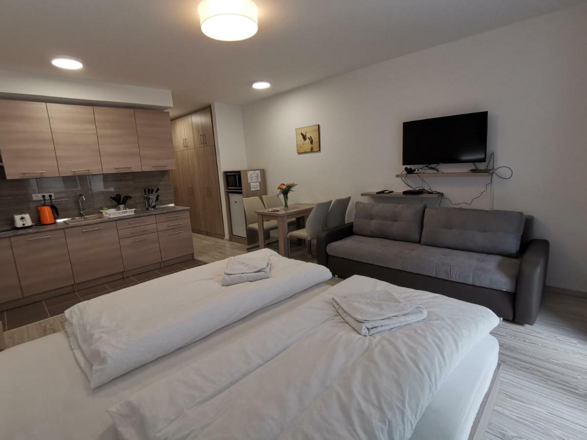 Corvin Holiday Apartments Hotel Budapest Ngoại thất bức ảnh