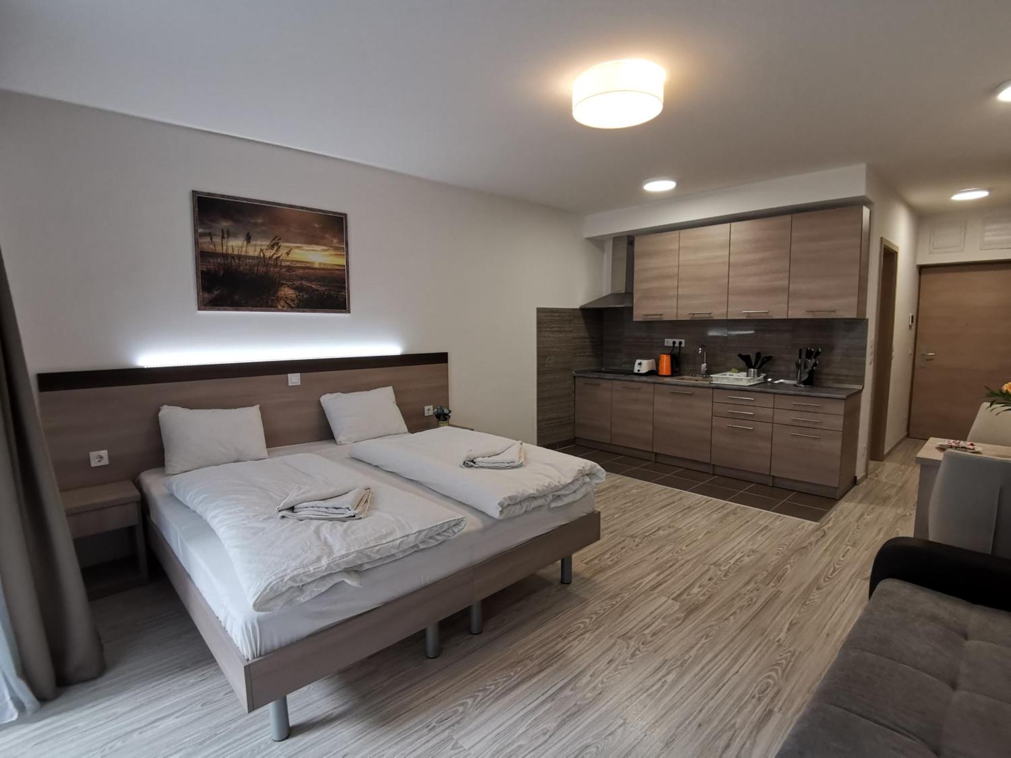Corvin Holiday Apartments Hotel Budapest Ngoại thất bức ảnh