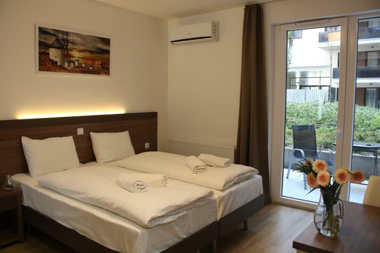Corvin Holiday Apartments Hotel Budapest Ngoại thất bức ảnh