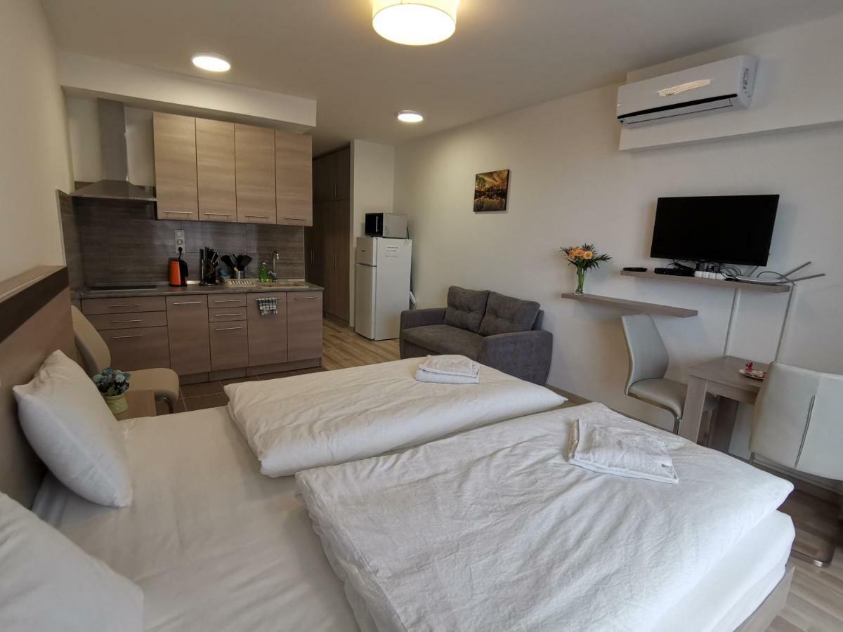 Corvin Holiday Apartments Hotel Budapest Ngoại thất bức ảnh