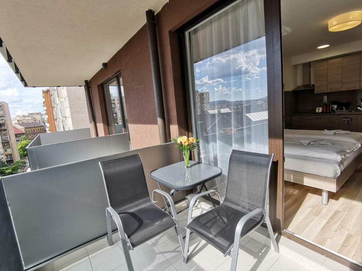 Corvin Holiday Apartments Hotel Budapest Ngoại thất bức ảnh