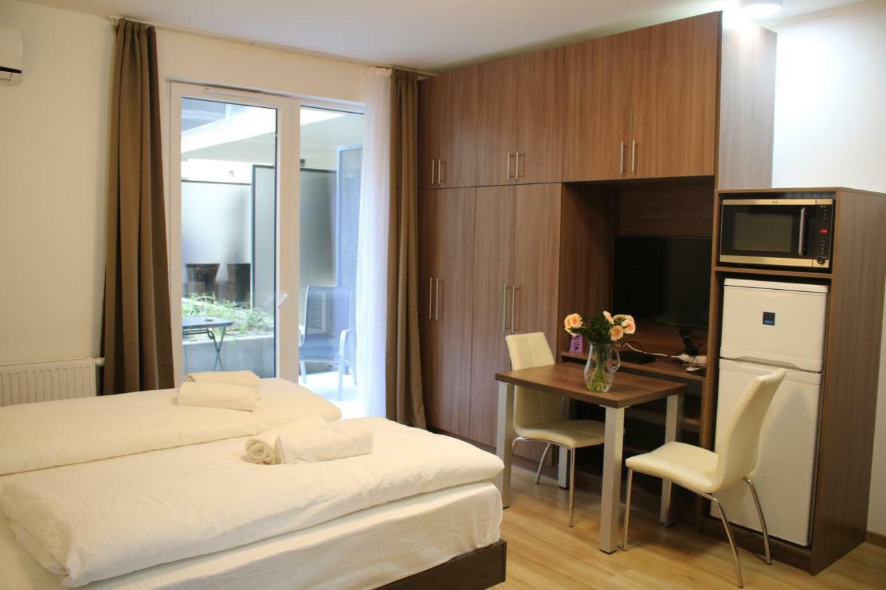 Corvin Holiday Apartments Hotel Budapest Ngoại thất bức ảnh