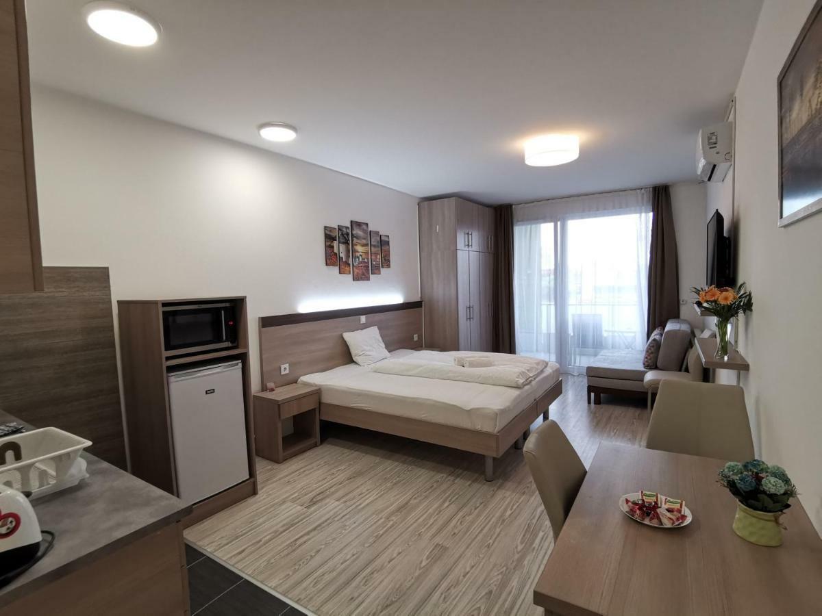 Corvin Holiday Apartments Hotel Budapest Ngoại thất bức ảnh